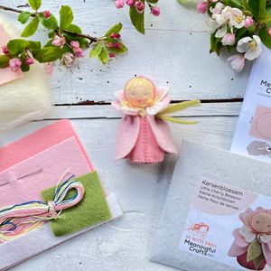 Hovedbilde Sy selv borddukke kirseb&aelig;rblomst